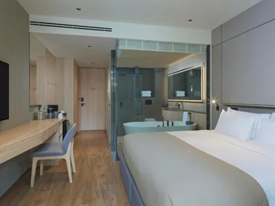 Deluxe-King-Zimmer — La Green Hotel & Residence